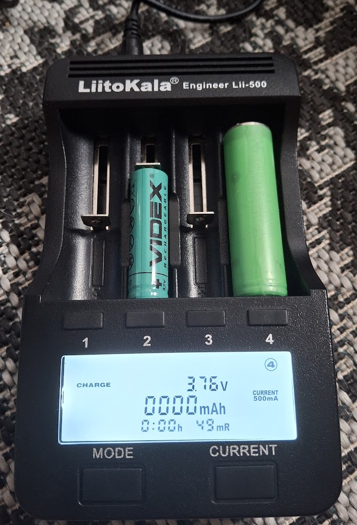 Огляд зарядного пристрою LiitoKala Lii-500