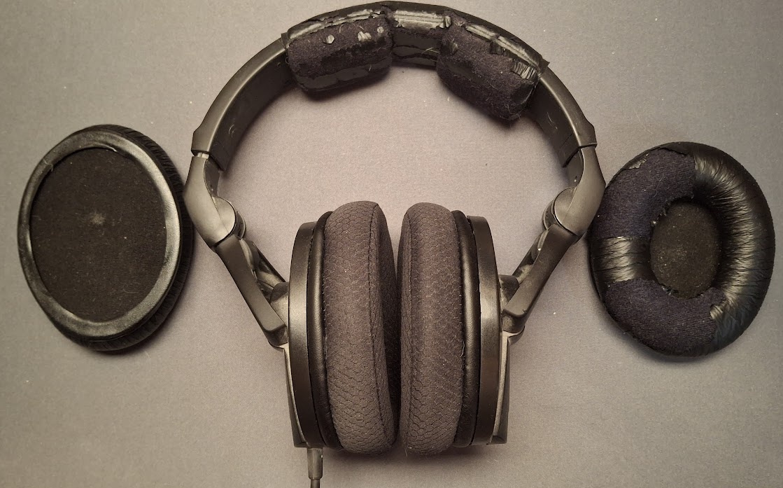 Sennheiser: Амбушюри облазять? Як замінити і що обрати